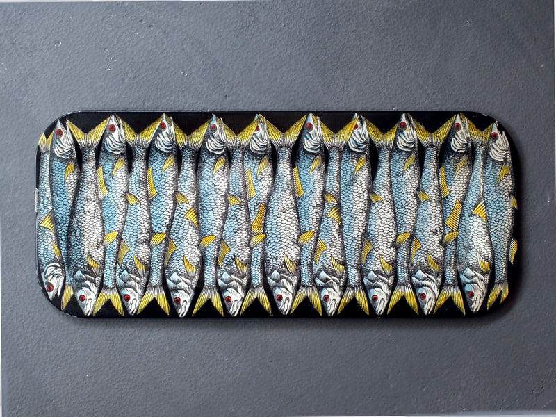 Fornasetti Piero Milan Italy in years '50 a first original edit of lacquered tray in metal, with printed decoration of fish. Labeled